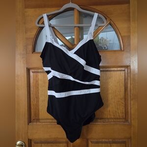 Anne Cole NWOT Black & White Mesh One Piece Swimsuit - 22W